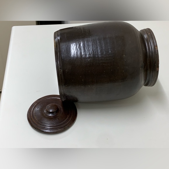 19th Century Antique Dark Brown Albany Slip Lidded Stoneware Crock Jug Pot - Picture 10 of 16